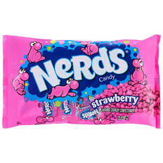 Strawberry flavoured crunchy confectionery Sharepack 276g