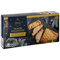 Salmon Wellington with Cheese & Dill Sauce 700g